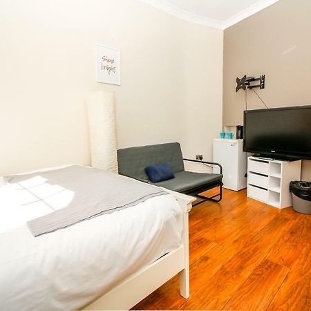 Private En-Suite Room @ Liverpool Street, Brick Ln 런던 외부 사진